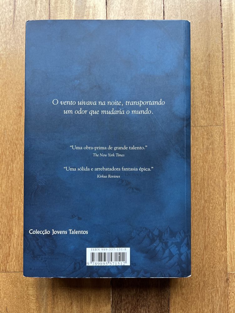 Livro de ficcao Eragon