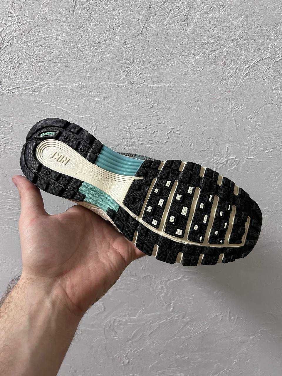Чоловічі кросівки Nike P-6000 сірий з зеленим D623 ТОПОВІ