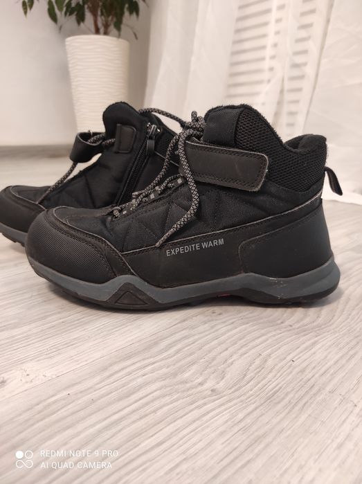 Зимовий спортивний ботінок