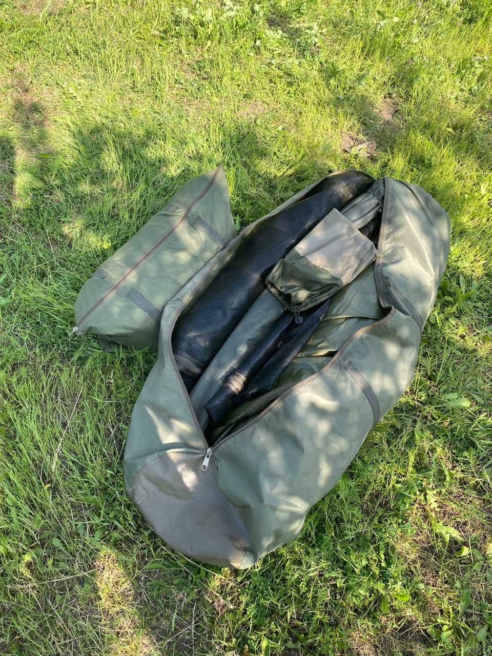 Продам карпову  палатку TRAKKER 2,5 man