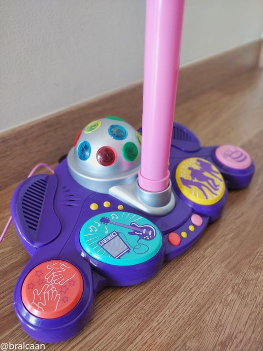 Microfone de pé ajustável com luzes e sons