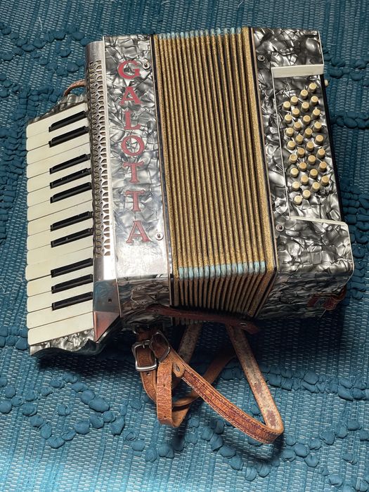 Acordeão Antigo Galotta