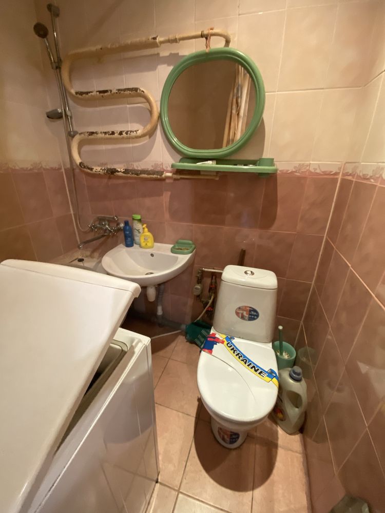 Здається  в оренду 2х кім по вул Довженка ( Толстого)