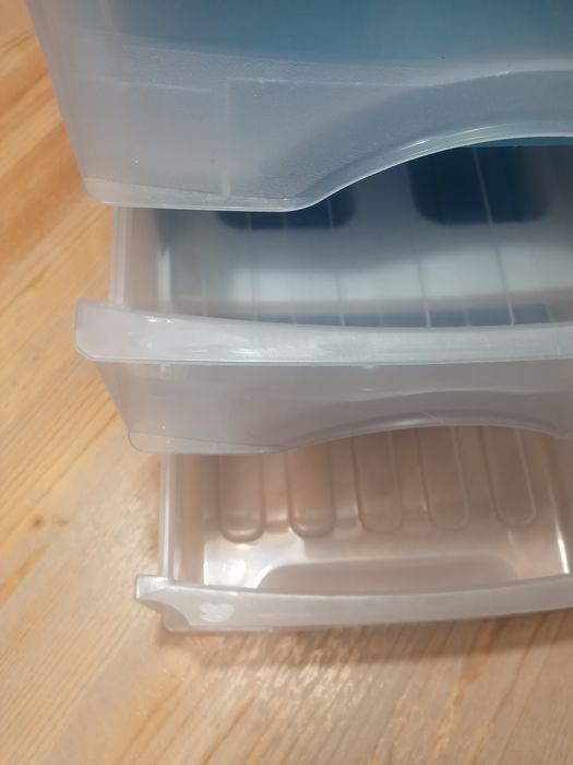 Pojemnik z szufladami frozen