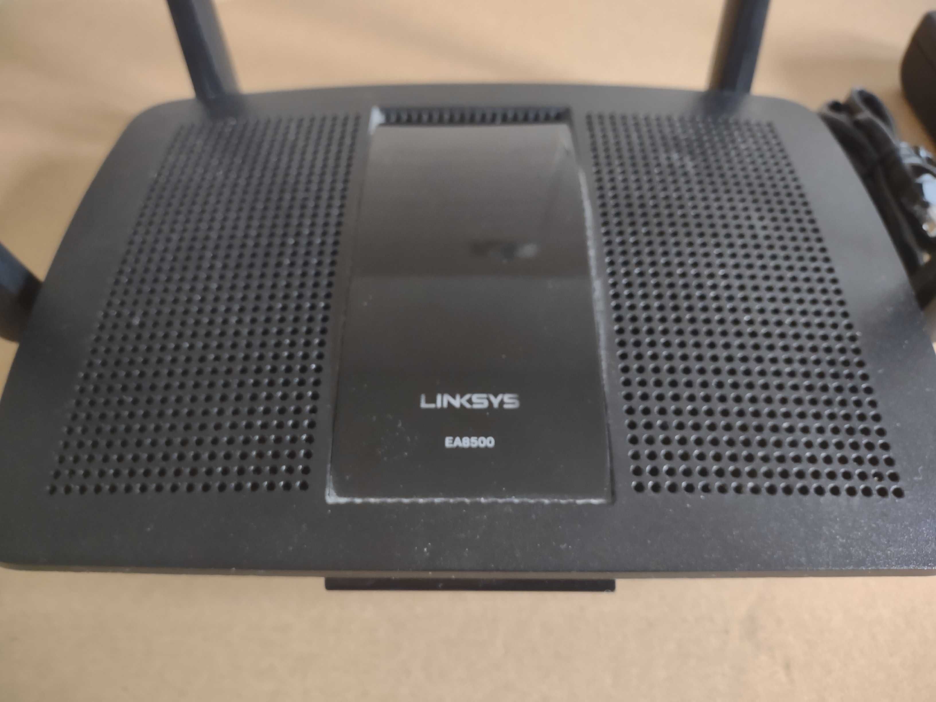 Linksys EA8500 (802.11a/b/g/n/ac 2600Mb/s) USB, 2.4 / 5 GHz