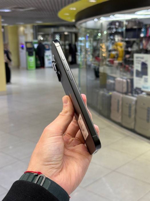 Бу IPhone 16 pro maх та багато різних моделей
