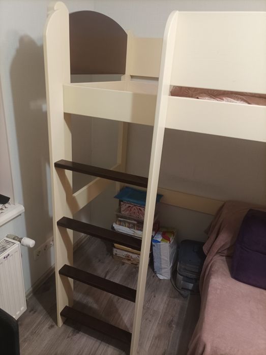 продам 2-х ярусную кровать