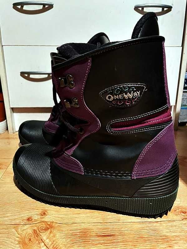 Buty snowboardowe ONEWAY - jak nowe, nr 43