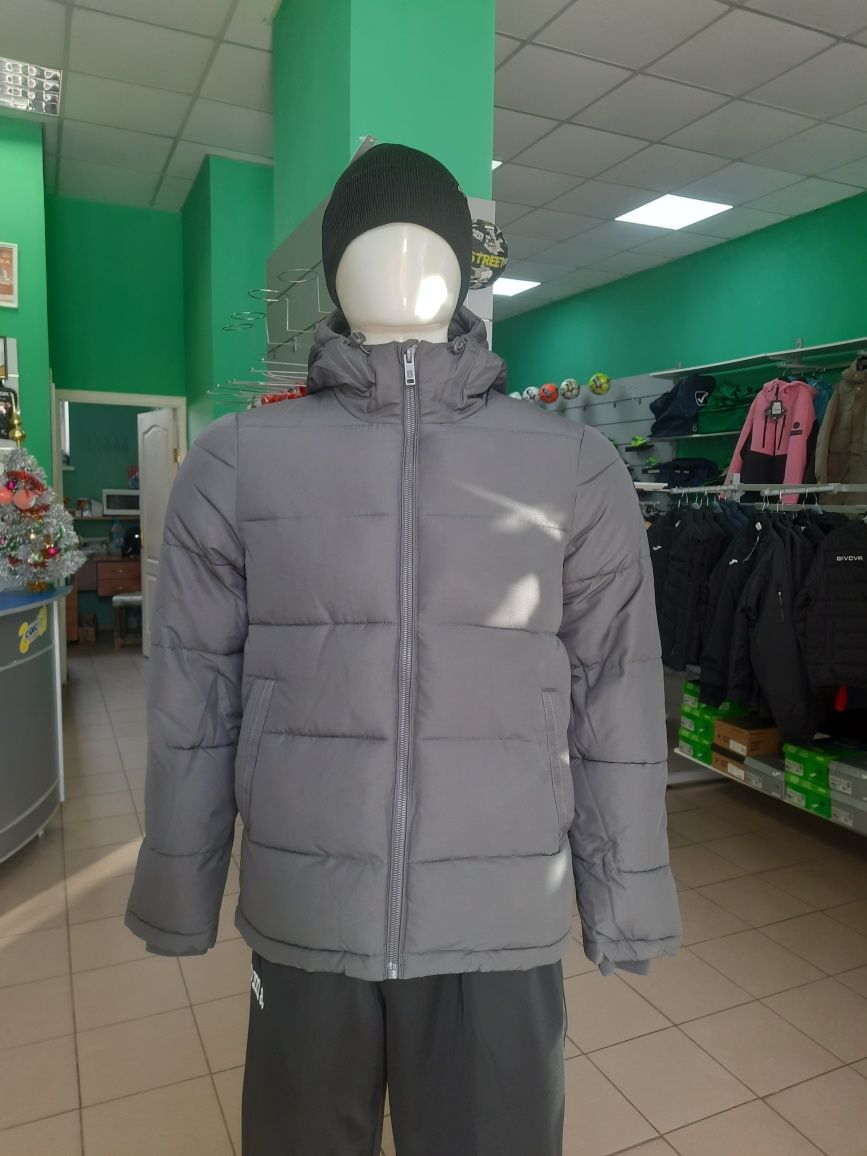 Куртка зимня 2500грн