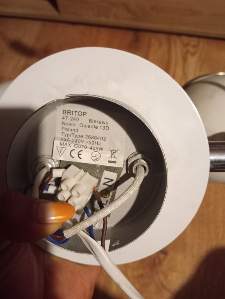 Lampa sufitowa na listwie