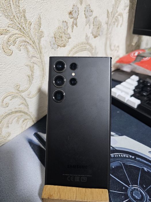 Samsung s23 ultra 2 sim  256/12 тріщина на екрані