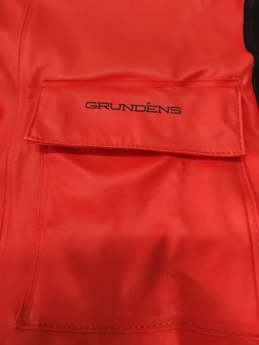 Vendo casaco muito resistente á chuva