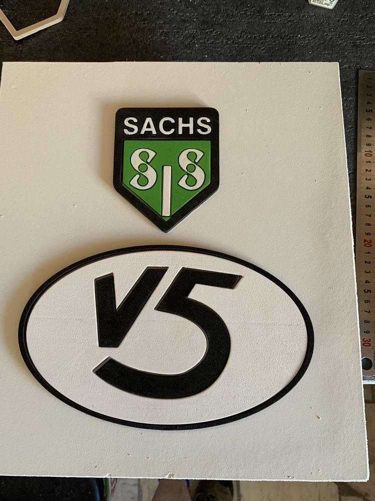 Sachs V5 placa publicitaria madeira