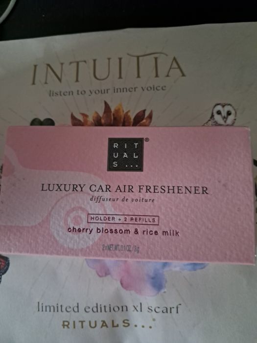 perfumy do auta Sakura od Rituals