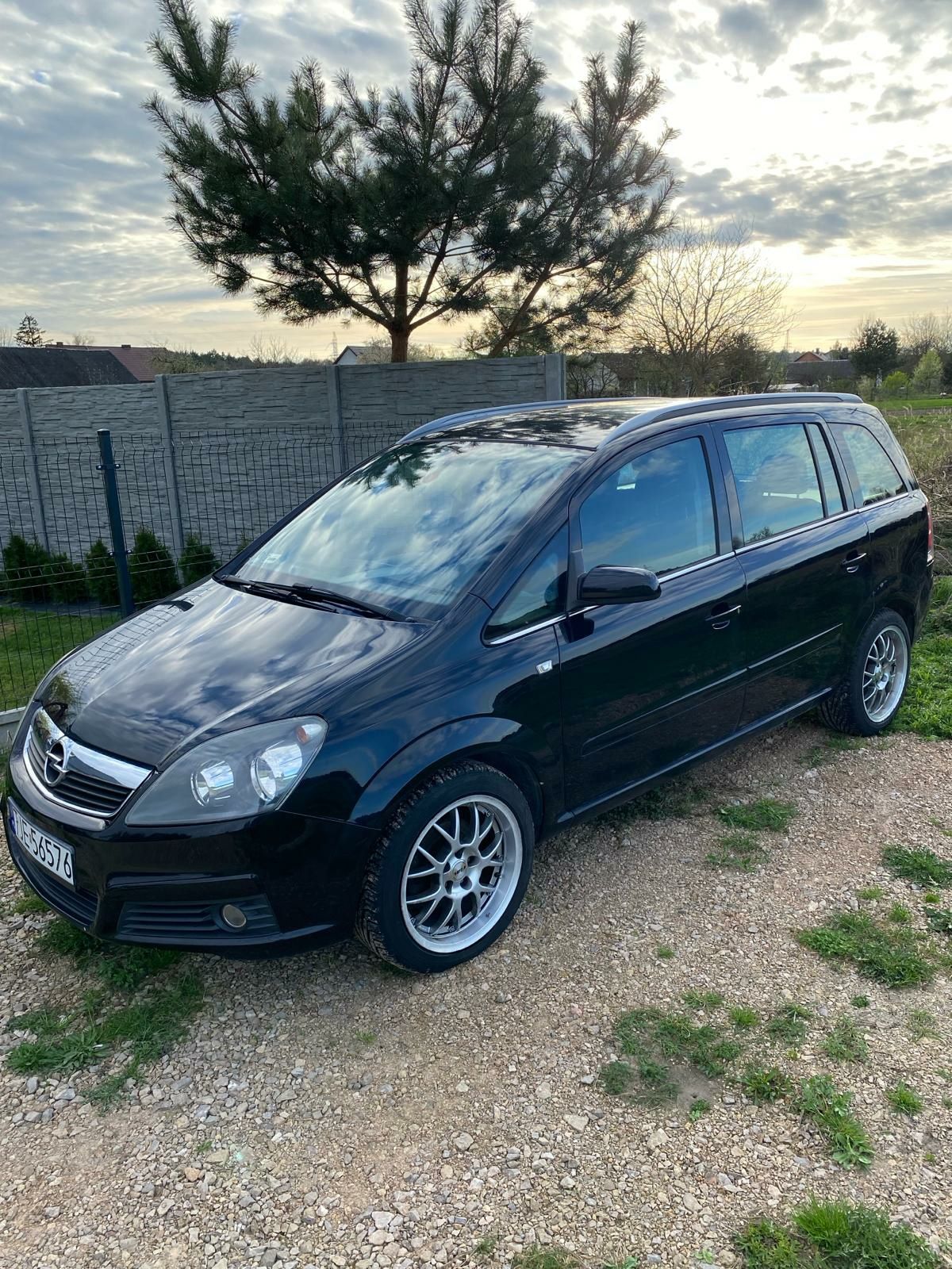 Opel Zafira B 1,8 benzyna 7- osobowa