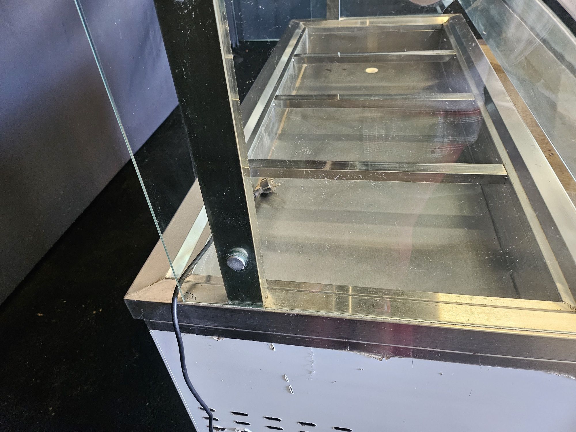 Bancada refrigerada com vitrine