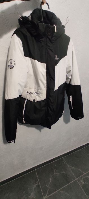 Продам горнолыжную куртку женская