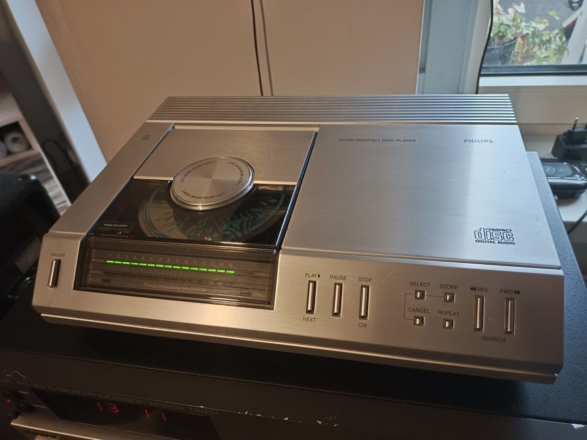 CD  Philips. CD  100