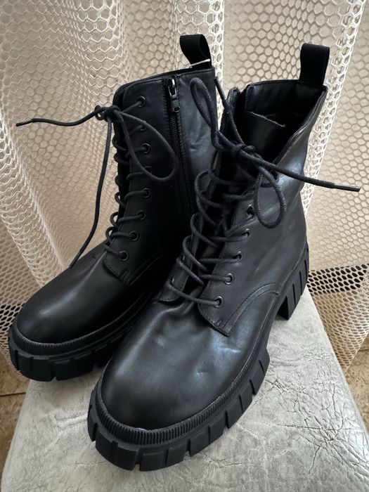 Жіночі ботінки (берці)