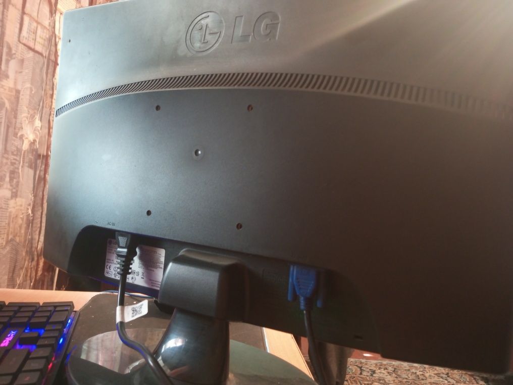 Продам монітор LG