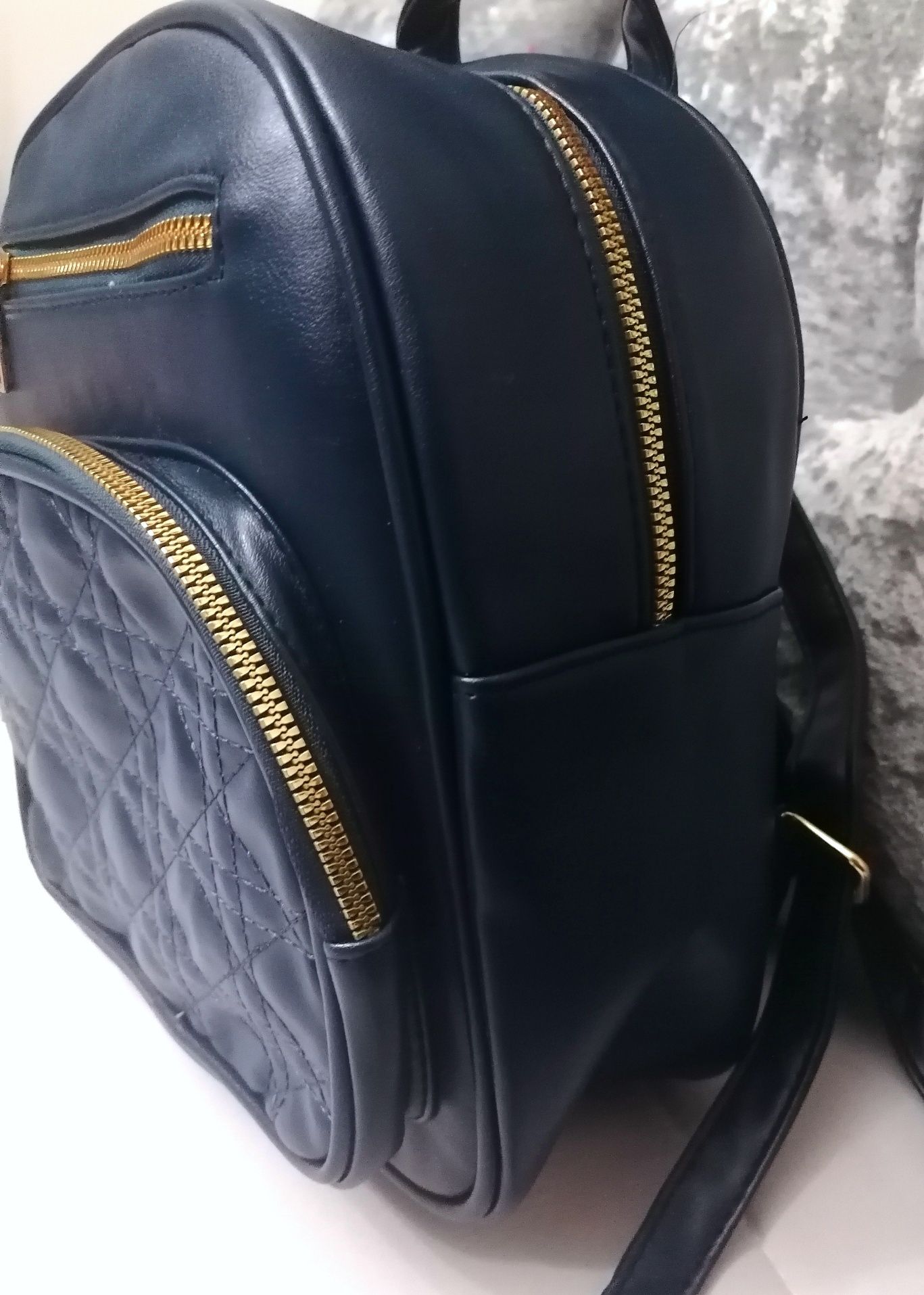 Mochila "RF" (Nova com etiqueta)