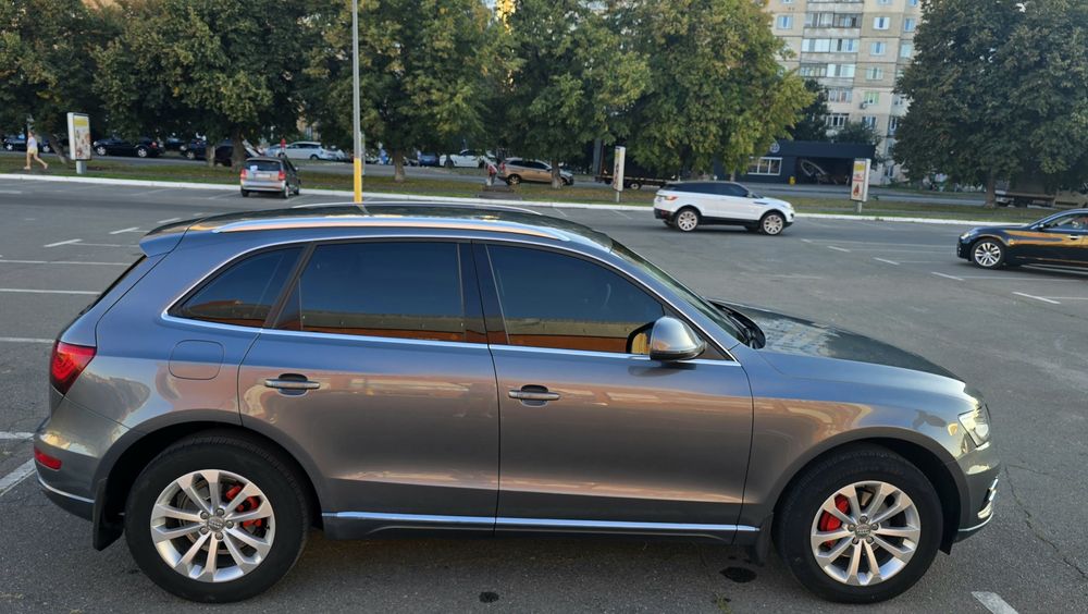 Офіційна Audi Q5