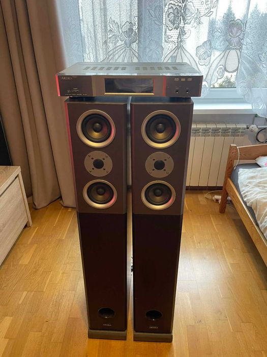 Kolumny Akira BK-166 wraz ze wzmacniaczem