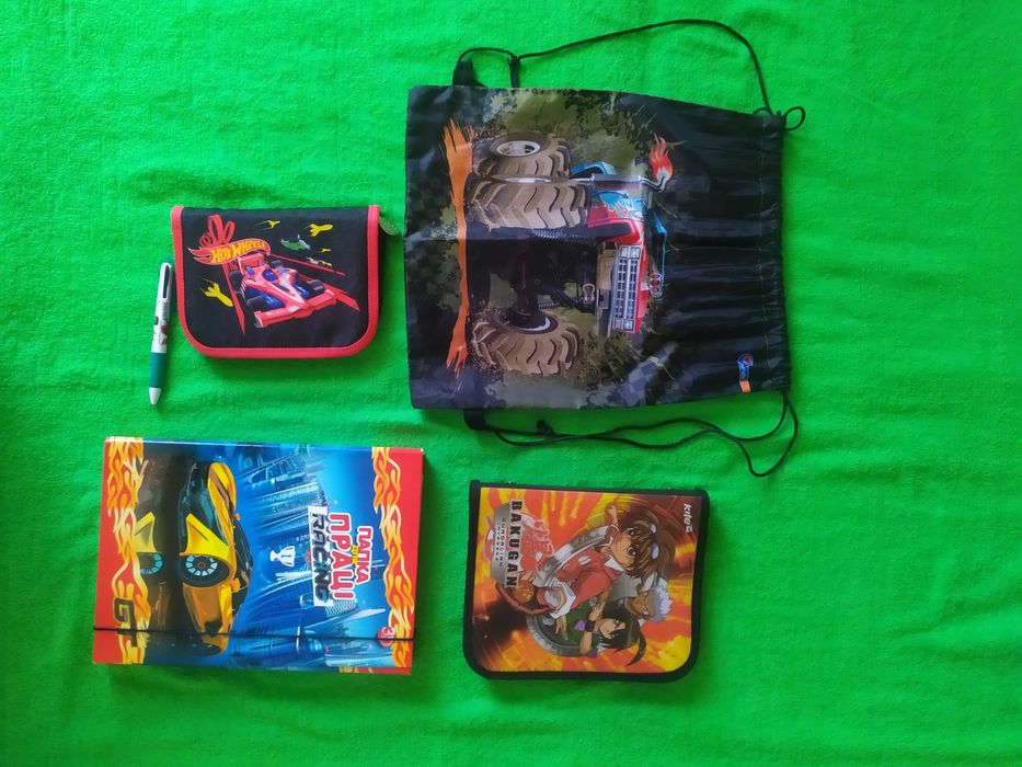 Папка для труда, тренажёр для письма, сумка для сменки, пенал Хотвилс