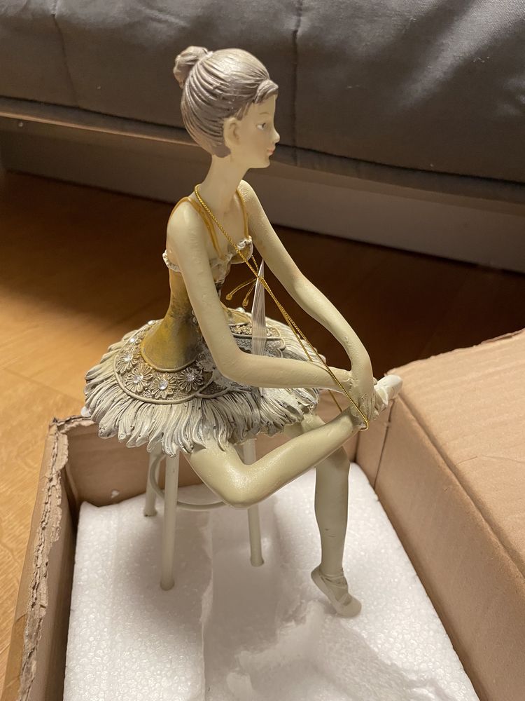 Dekoracja, figurka siedząca baletnica