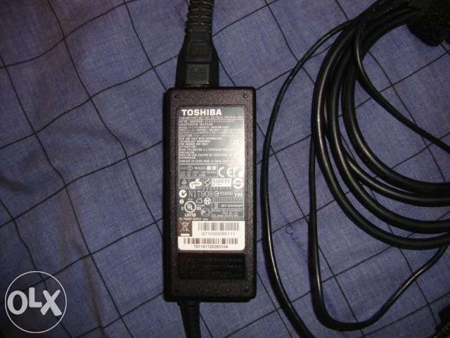Carregador toshiba original 19v – 3.42amp novos