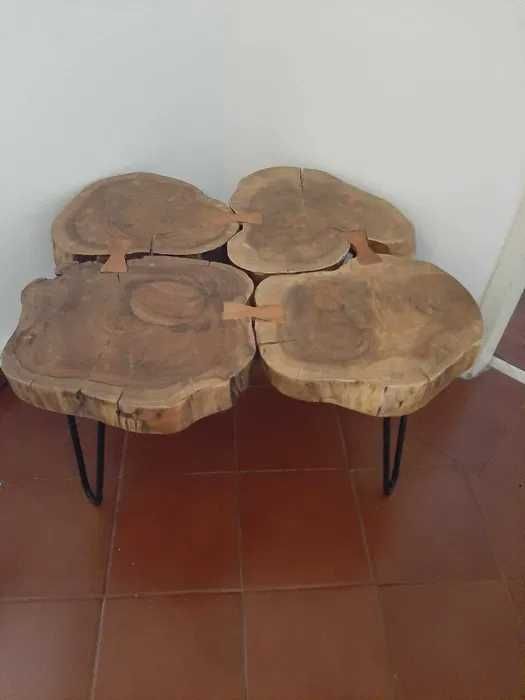 Mesa de Centro em madeira teca e pé em ferro