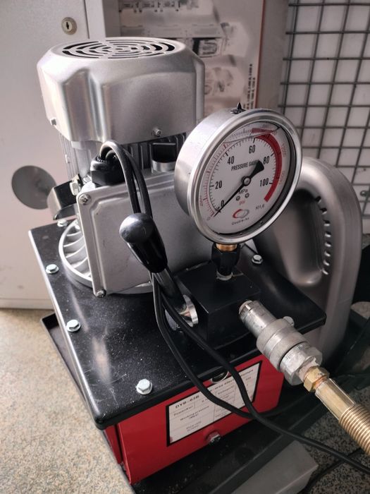 Stanowisko do otworowania SW-300 i pompa hydrauliczna ERKO