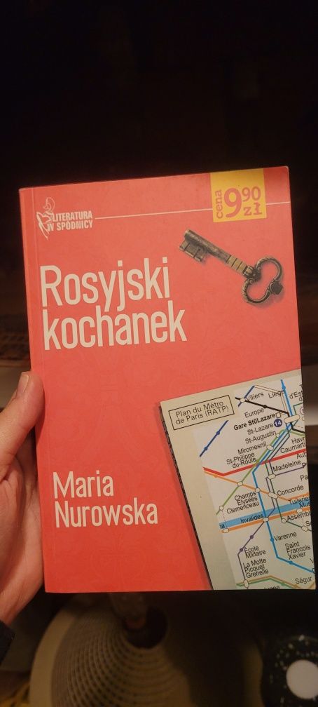 Książka literatura w spódnicy (do wyboru)