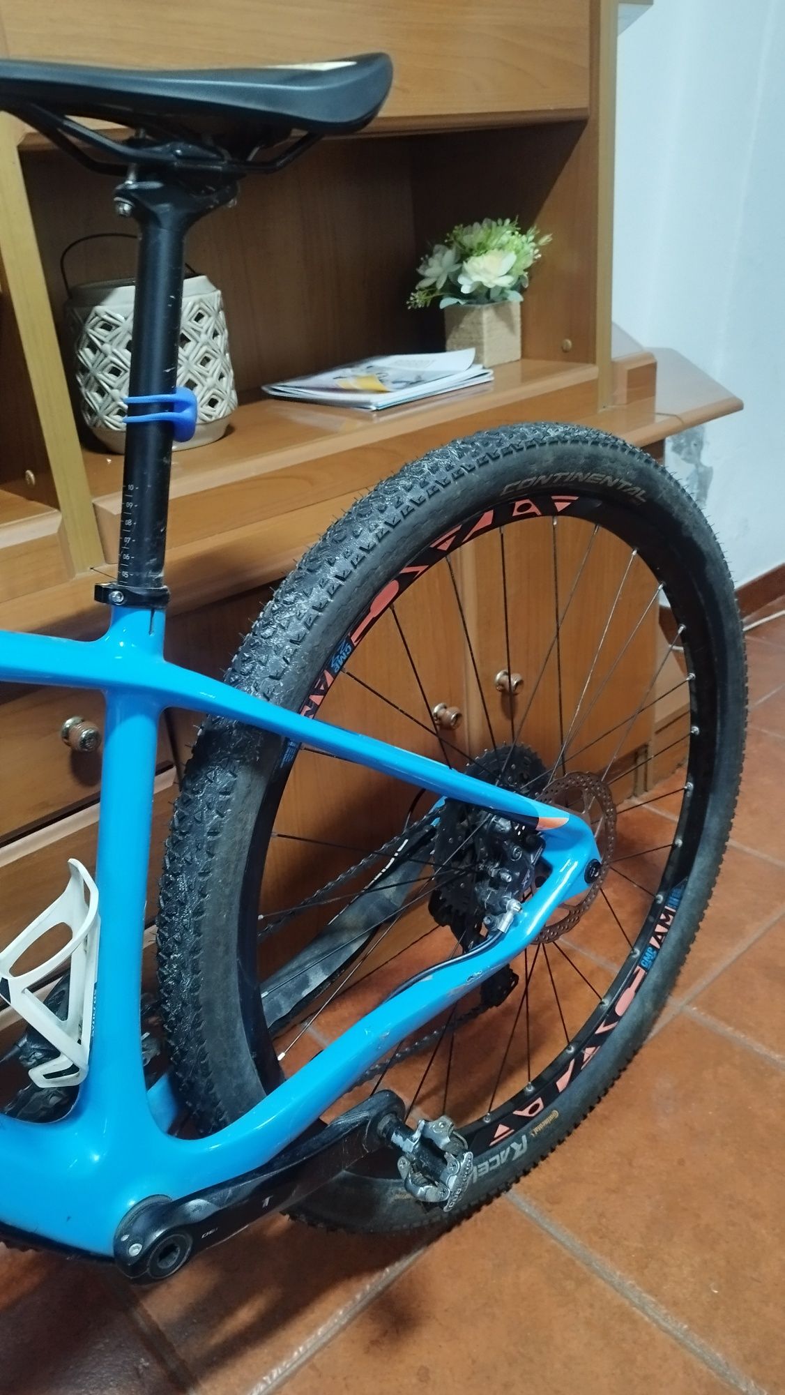 Bicicleta BTT  Cube carbono R29