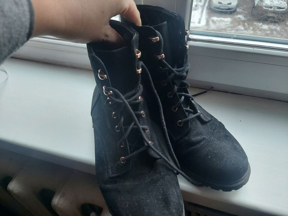 Зимові кросівки,  ботинки зимові 2 та осінні2 по 200 гривень