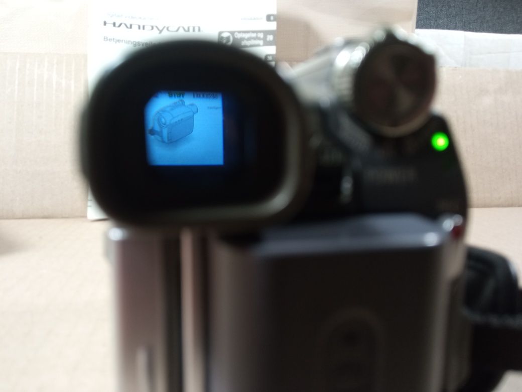 Видеокамеры 2 шт  Sony DCR-HC26E/HC19E