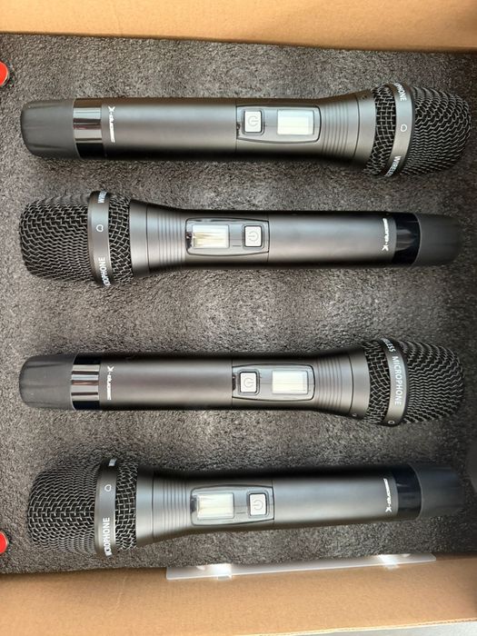 Vendo equipamento completo para som amplificador com 4 microfones sem