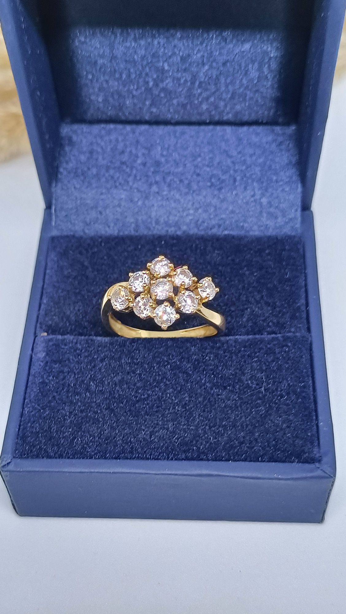 Piękny pierścionek ze złota, złoto pr 375