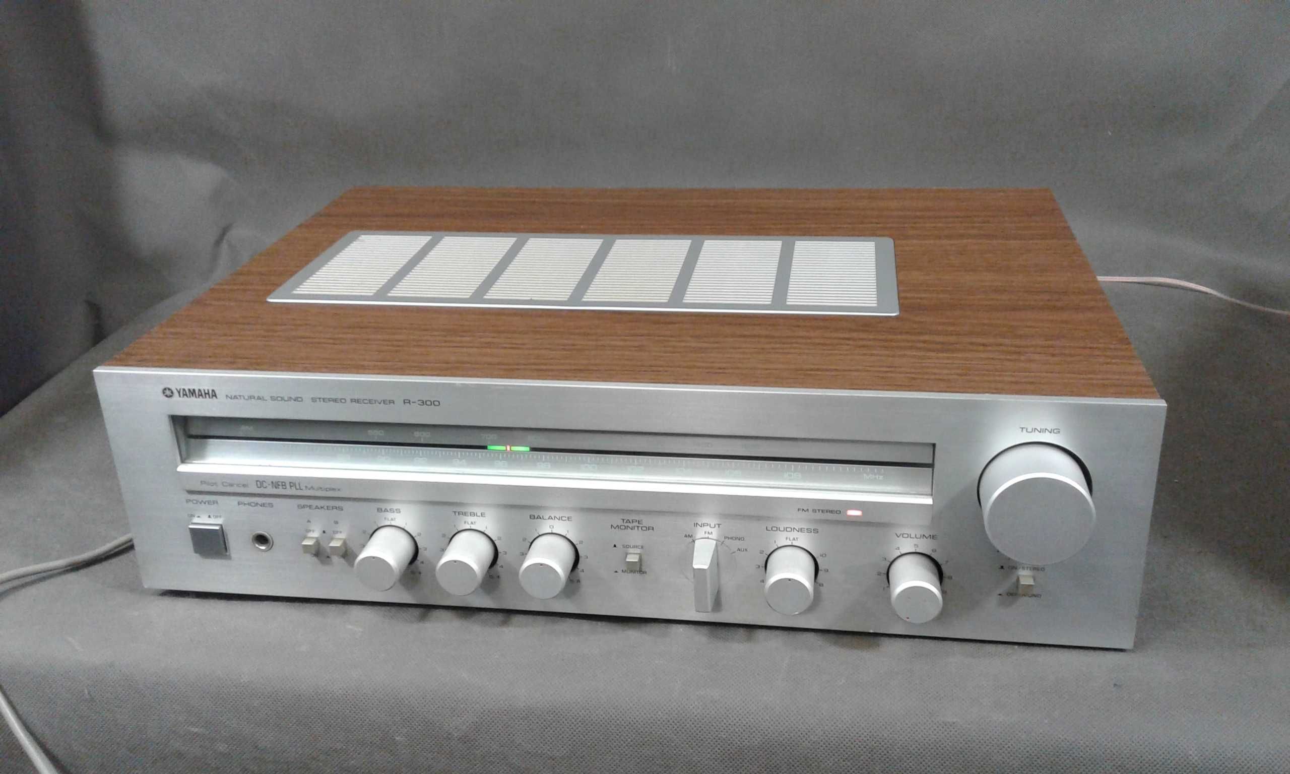YAMAHA R-300,amplituner stereo vintage