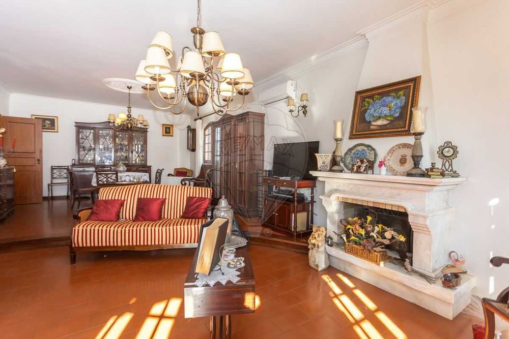 Moradia T5 - Oportunidade