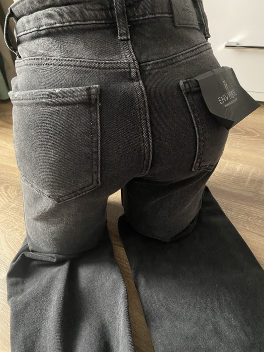 Стильнячі, жіночі джинси кльош