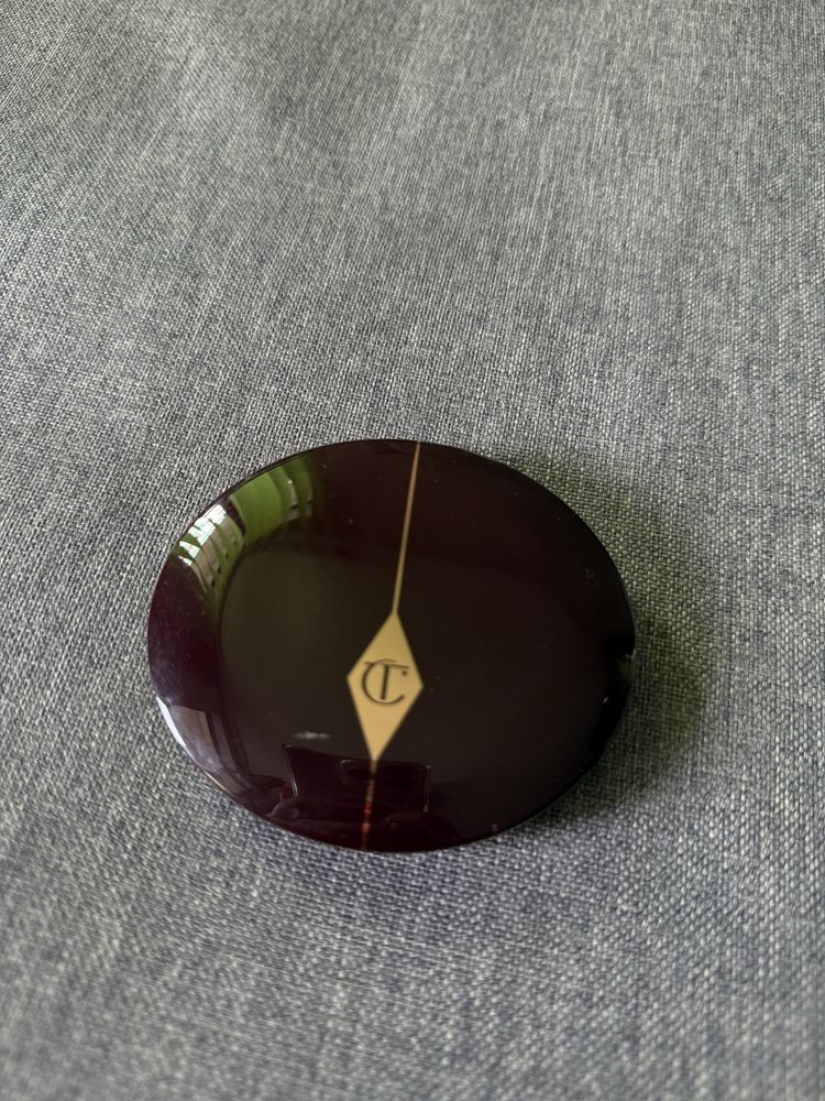 Charlotte Tilbury Cheek to Chic róż love glow