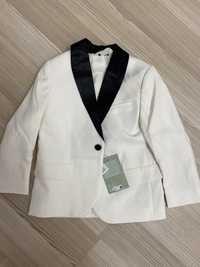 Классный белый пиджак hm для мальчика 3-4 года