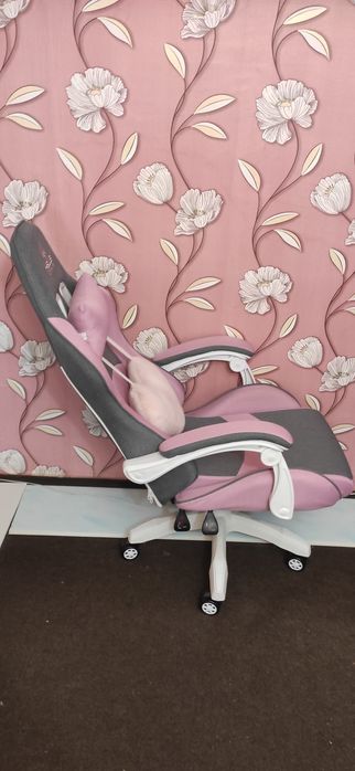 Крісло для геймерів.