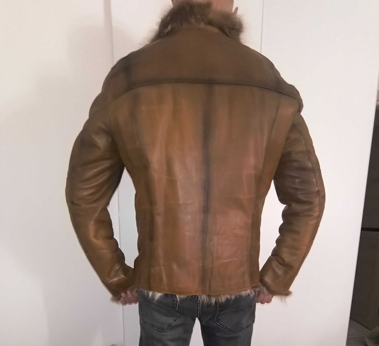 Стильна чоловіча шкіряна куртка