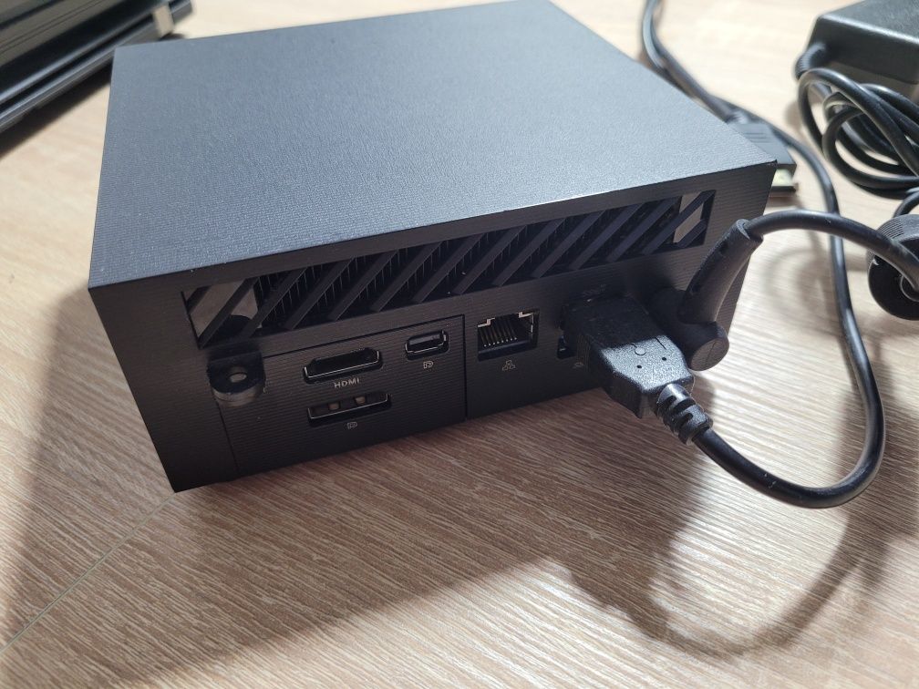ASUS PN63-S1 Mini PC Core i7-11370H/16GB DDR4/256GB SSD NVMe