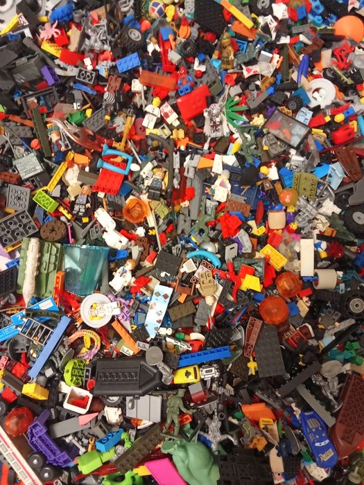 Терміново продаю лего 3 кг все лего за 1100 грн