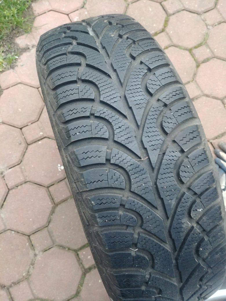 Sprzedam 4 felgi z oponami