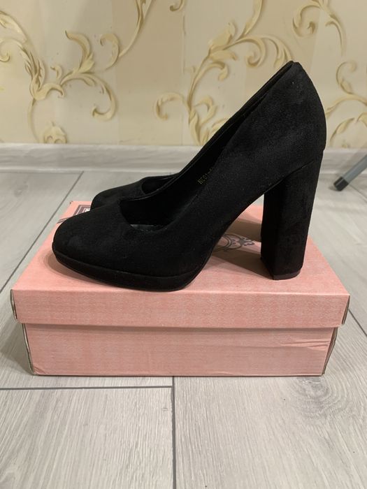 Замшевые туфли 35 размер