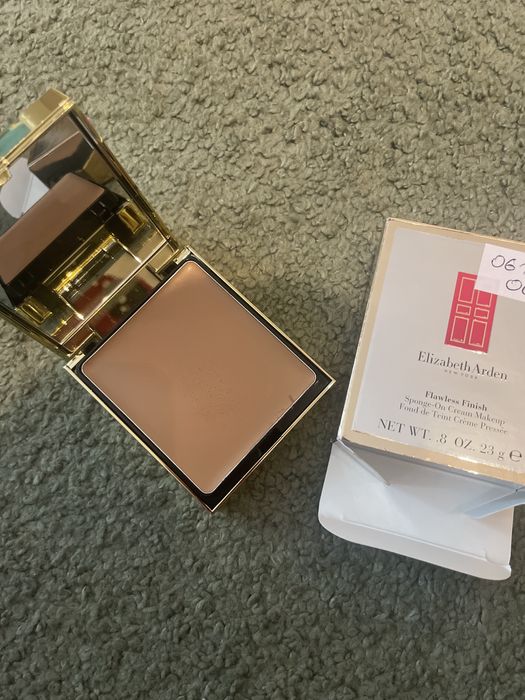 Elizabeth Arden Flawless Finish 09 honey beige podkład 0610(2)